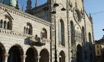 Cade una mattonella dal duomo di Como. Il Codacons: "Serve più attenzione"