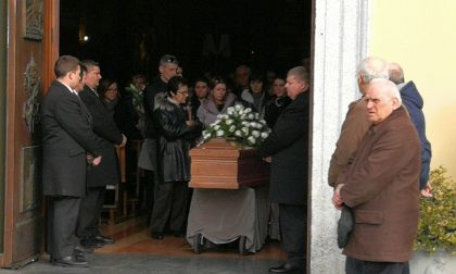 Omicidio Cantù i funerali di Giovanni Volpe: "Solo un mese fa si era confessato qui con Luca" FOTO E VIDEO