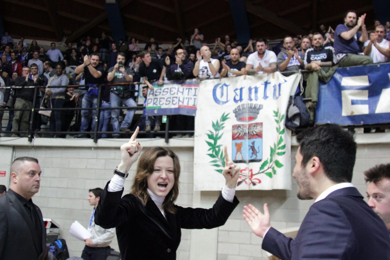 Strepitosa Cantù batte la capolista Avellino al fotofinish