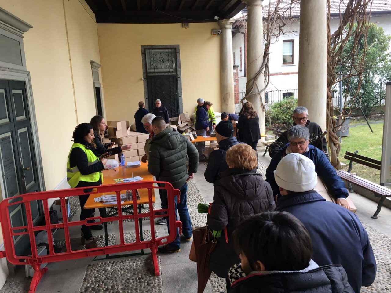 Al via la distribuzione dei sacchi per la raccolta differenziata a Olgiate