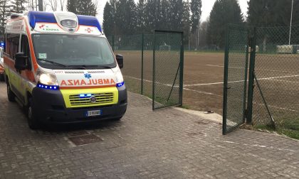 Malore durante un'amichevole paura per un bimbo