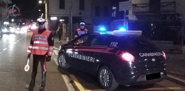 Era ai domiciliari ma spacciava lo stesso droga