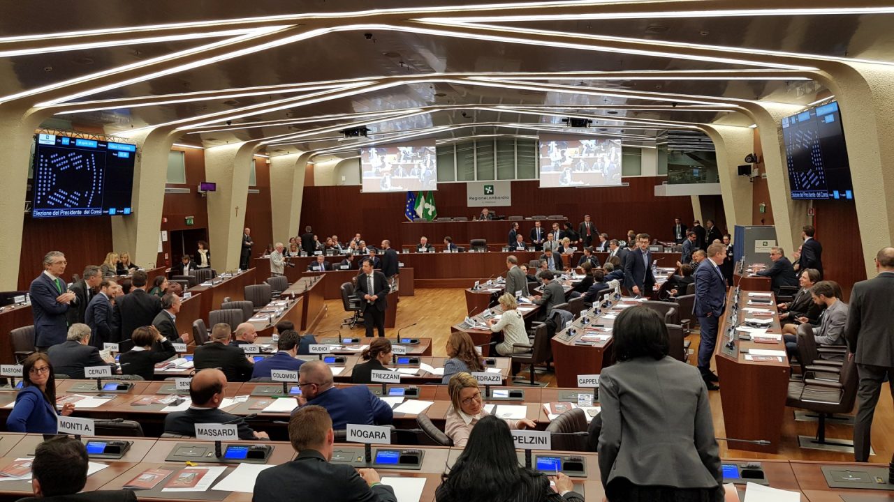 Positivo al Coronavirus un impiegato di Palazzo Pirelli: a rischio l’attività del consiglio regionale