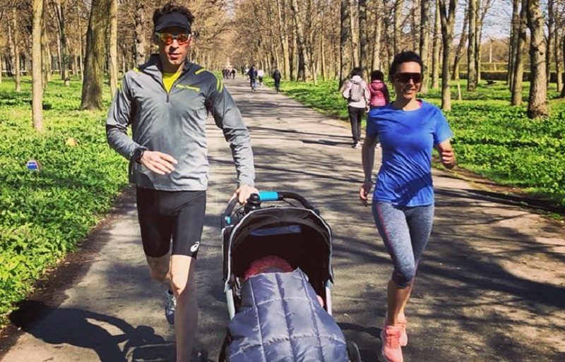 Correrà alla Milano Marathon 2018 spingendo la figlia nel passeggino