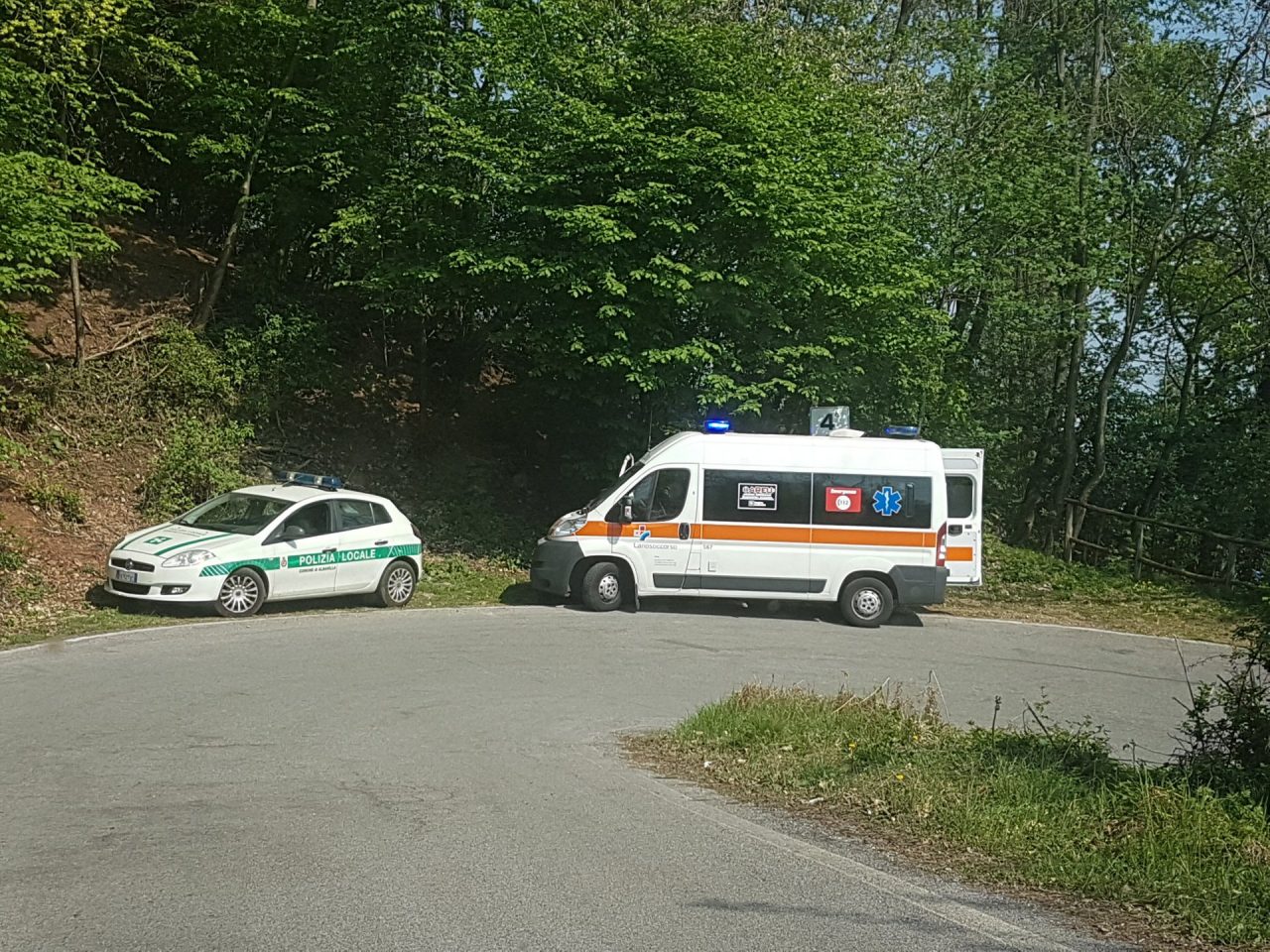 Motociclista cade nel bosco dell’Alpe del Viceré