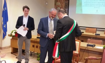 A Cucciago la consegna dell'arialdo d'oro e lo show di suor Felicita FOTO e VIDEO