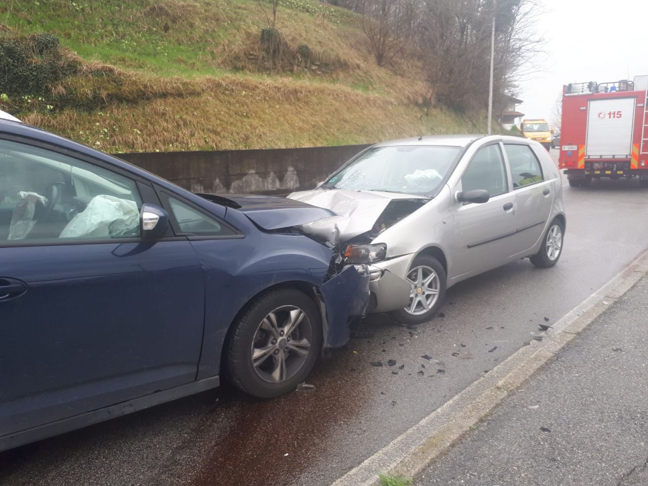 Spaventoso frontale due uomini all’ospedale. FOTO
