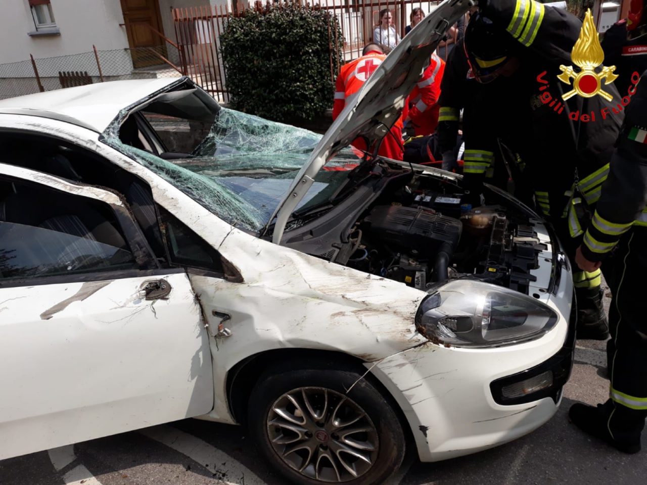 Incidente Figino Serenza soccorsi in codice rosso FOTO