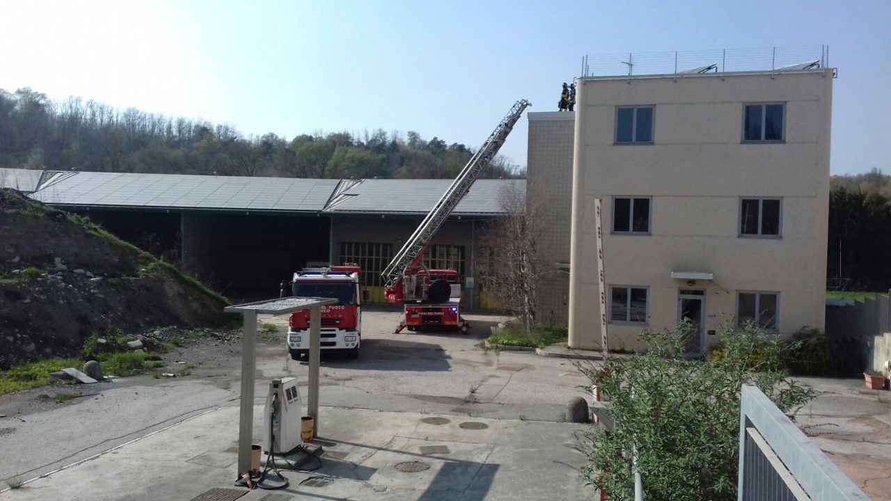 Incendio a Cantù alla ex Giudici FOTO