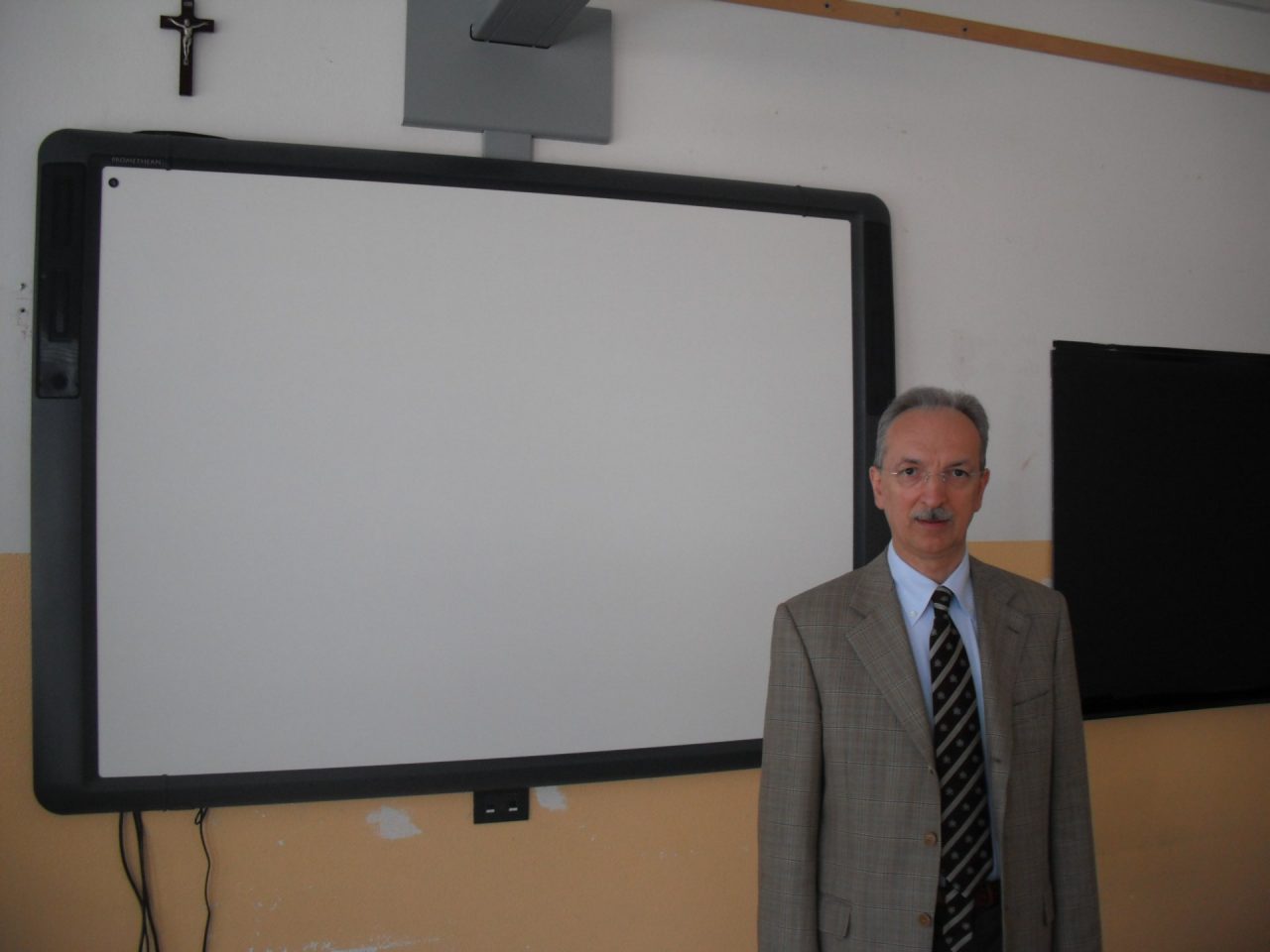 Scuola Mariano il preside Gaffuri va in pensione
