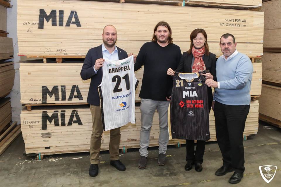 Pallacanestro Cantù ecco la maglia del derby contro Milano