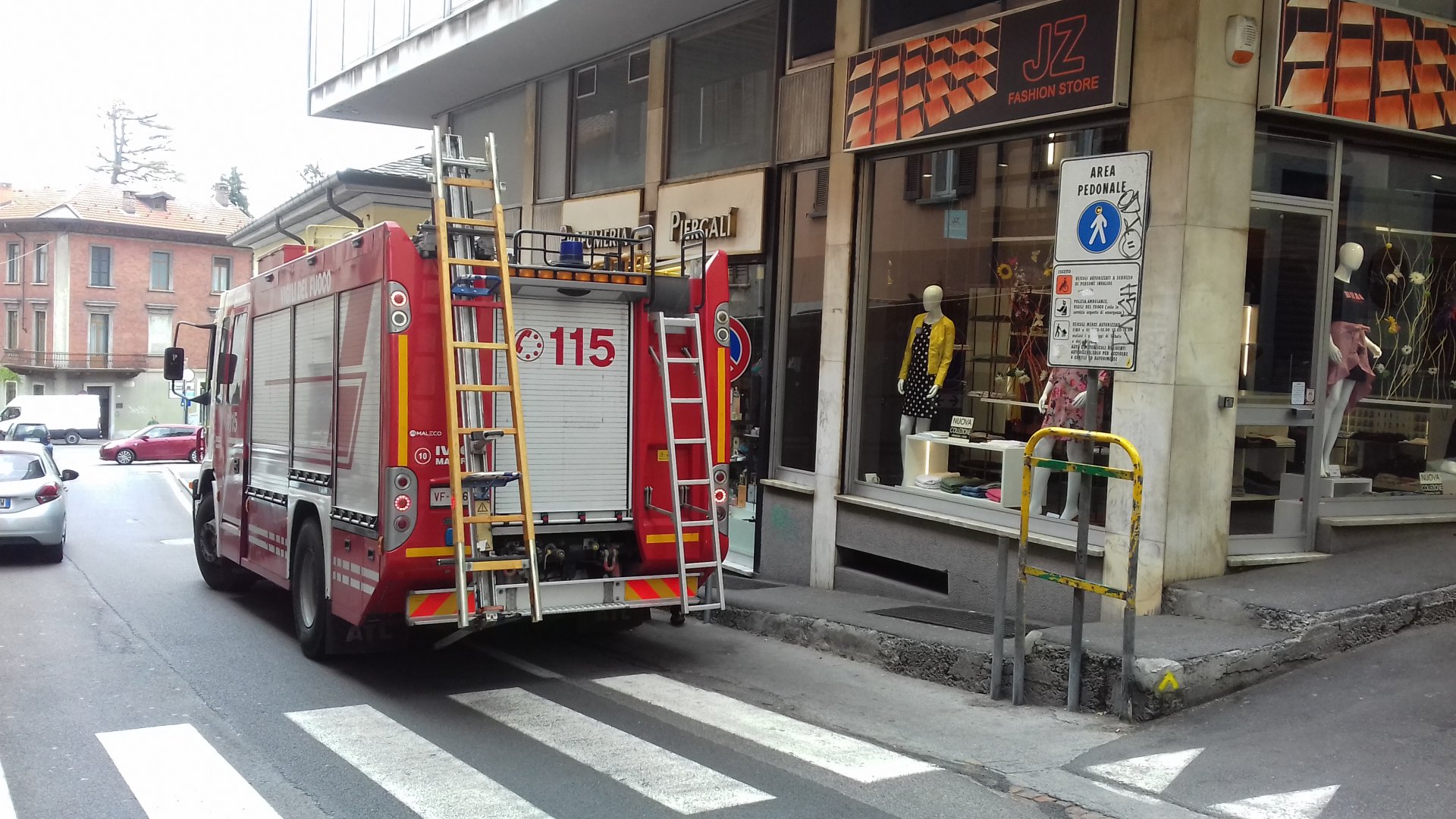 Vigili del fuoco a Cantù (5)