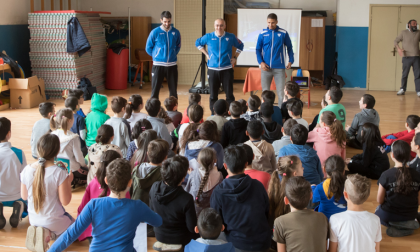 Pallacanestro Cantù a scuola coi campioni