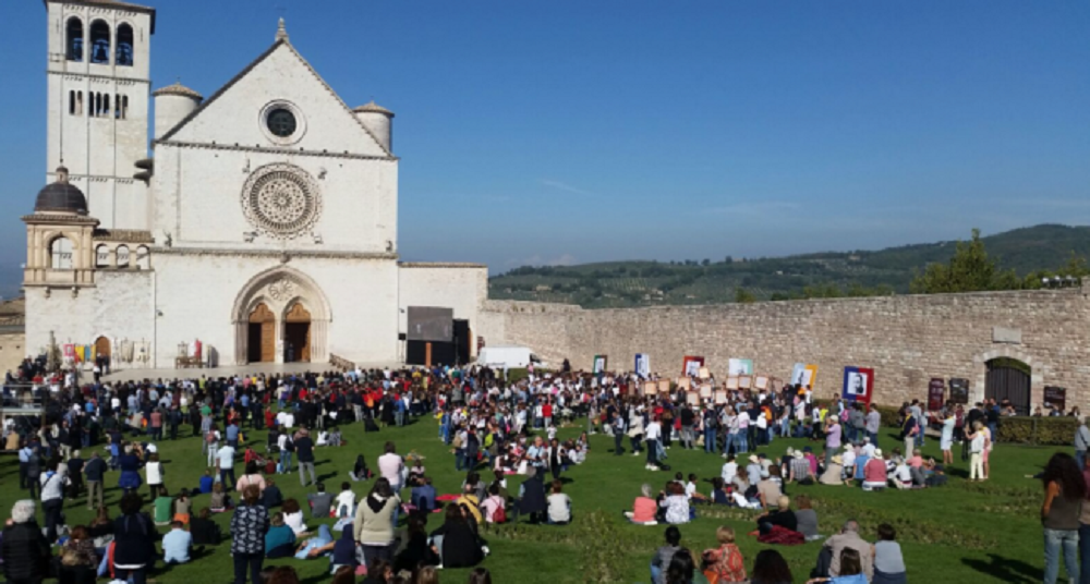 Piccoli pellegrini canturini in partenza per Assisi