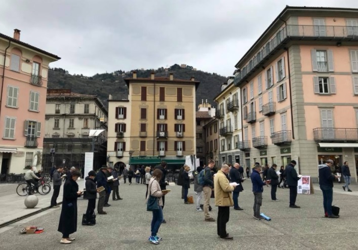 No alla pillola, no al preservativo agli under 24 anni: Sentinelle in piedi protestano