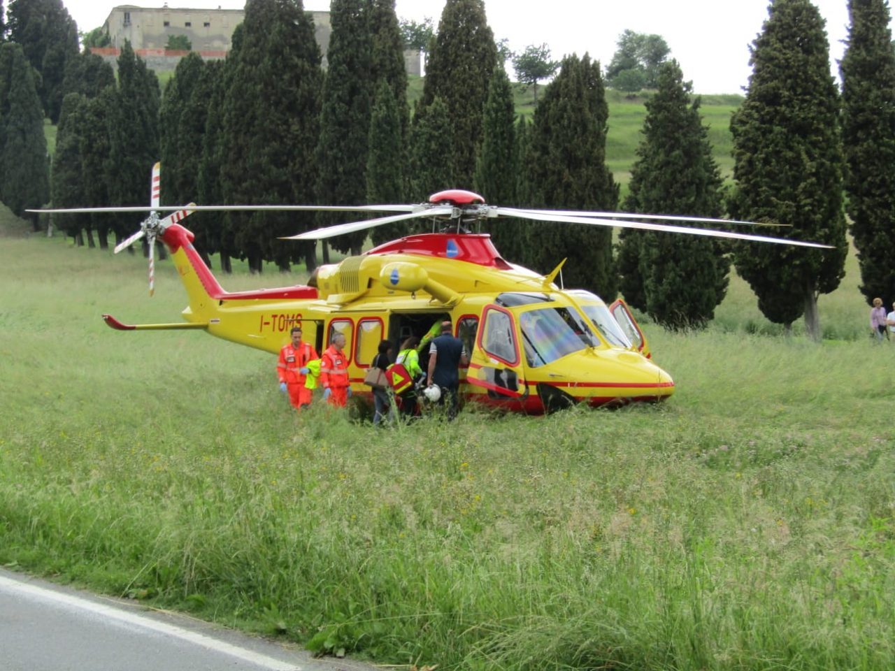 Ciclista investito a Inverigo paura per un 13enne