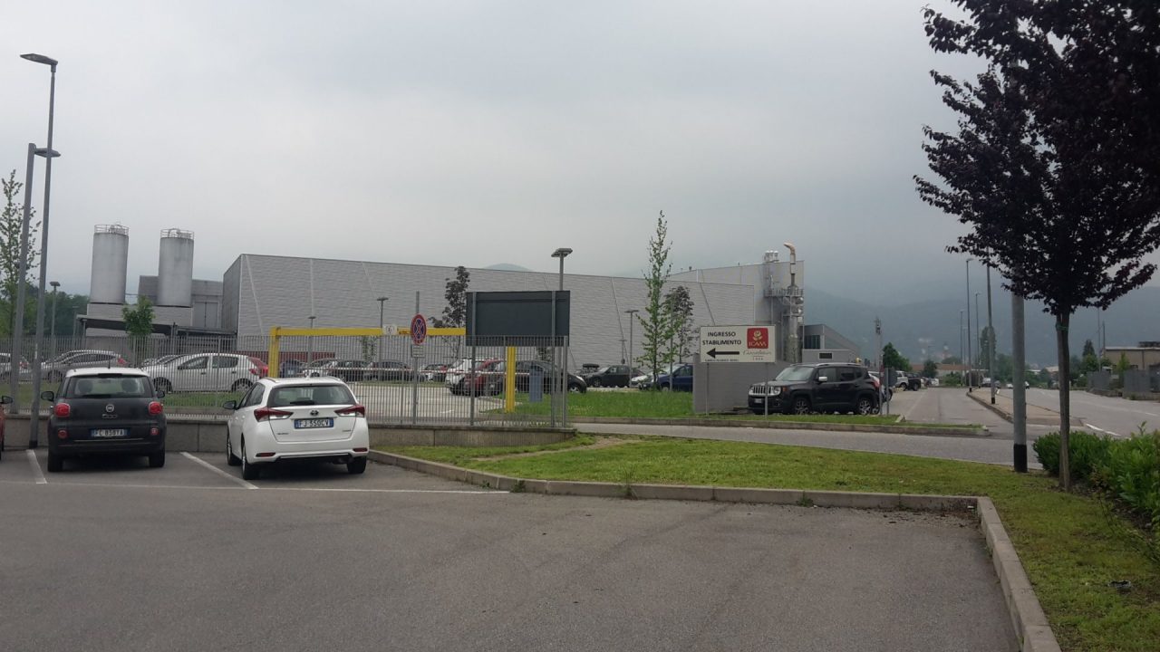 Malore alla Icam di Orsenigo, in ospedale un 31enne