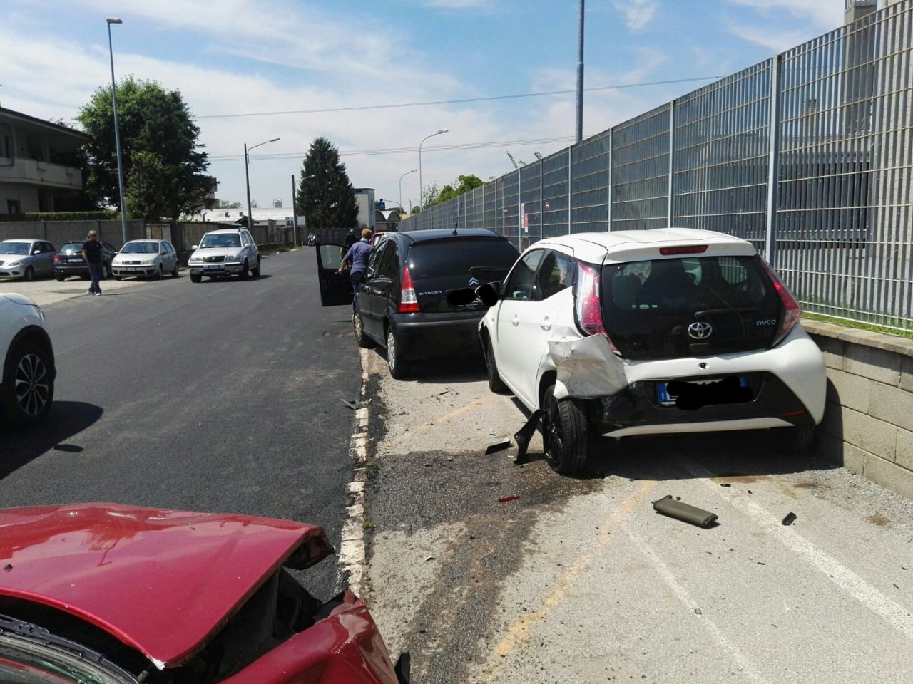 Incidente a Cabiate si schianta contro cinque veicoli