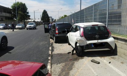 Incidente a Cabiate si schianta contro cinque veicoli
