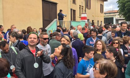 Marcia con mille persone per la festa dell'oratorio VIDEO