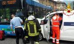 A Como scontro autobus e furgone in piazza San Rocco FOTO