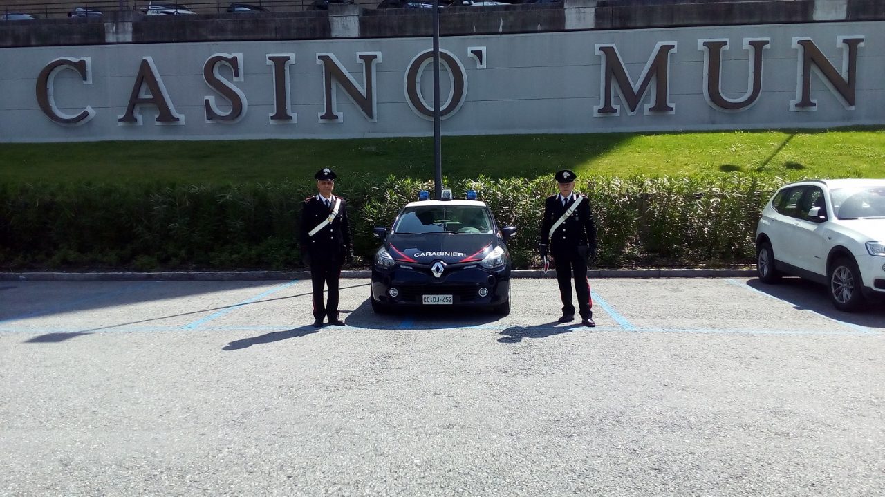 Maxi blitz tra le attività commerciali: chiusi bar e ristorante nel Casinò di Campione