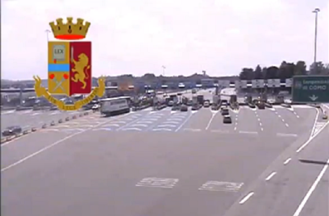 Tir in contromano sulla A9 patente ritirata all’autista VIDEO