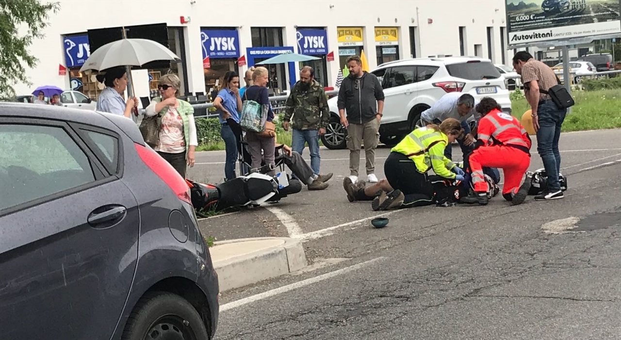 Scontro tra auto e moto a Cantù nel pomeriggio
