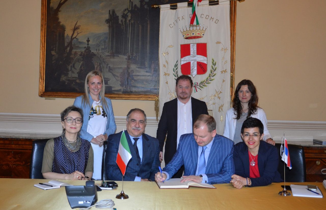 Como incontra i rappresentanti della regione di Omsk FOTO