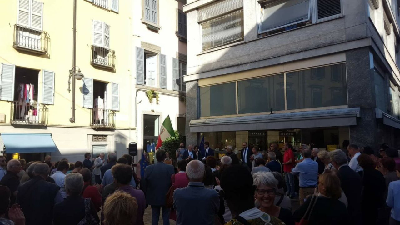 Pd Como in presidio: “E’ un modo violento di fare politica che nasconde di autoritarismo”