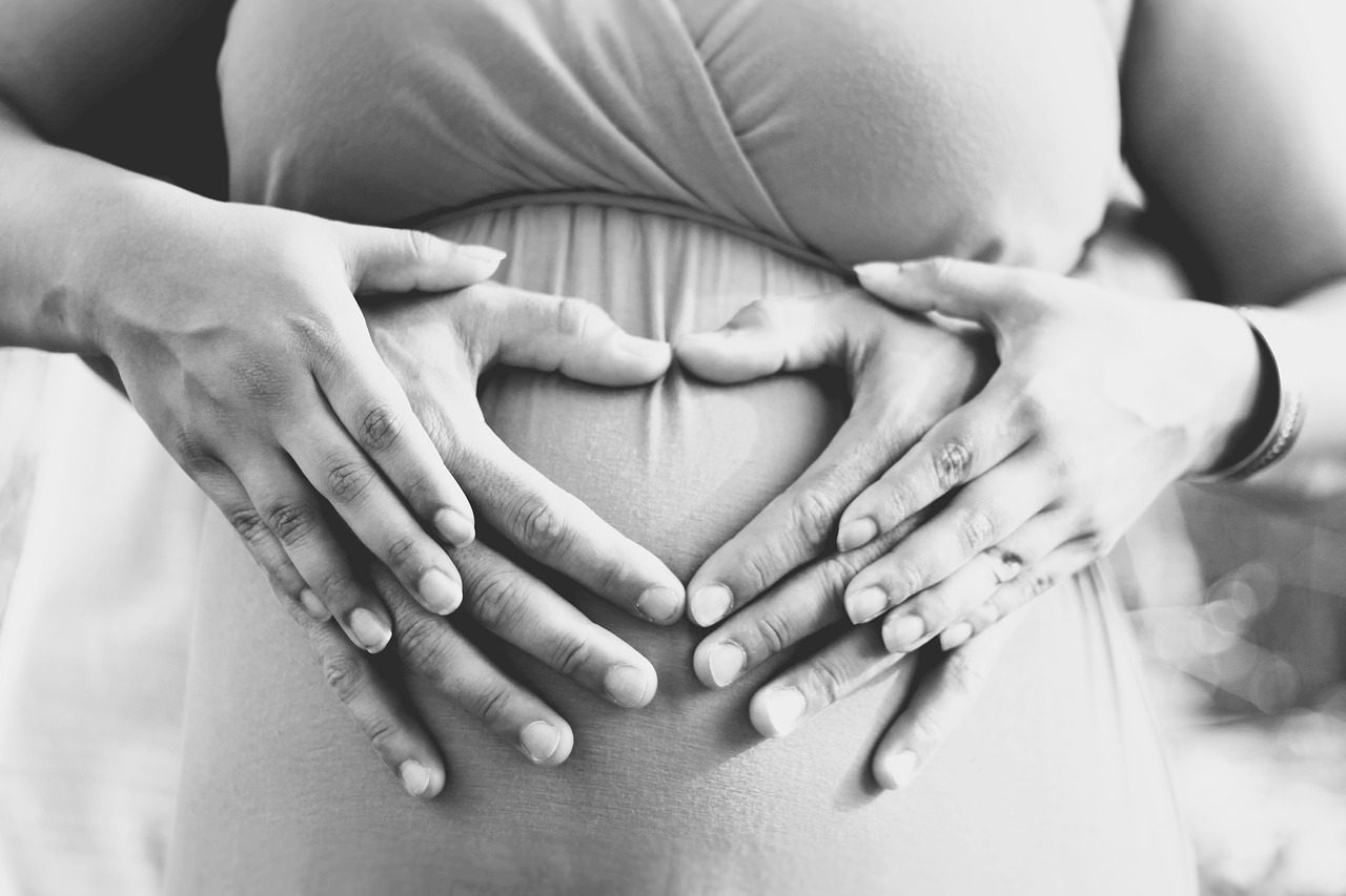 Parte il Progetto Cicogna per aiutare le donne straniere in gravidanza