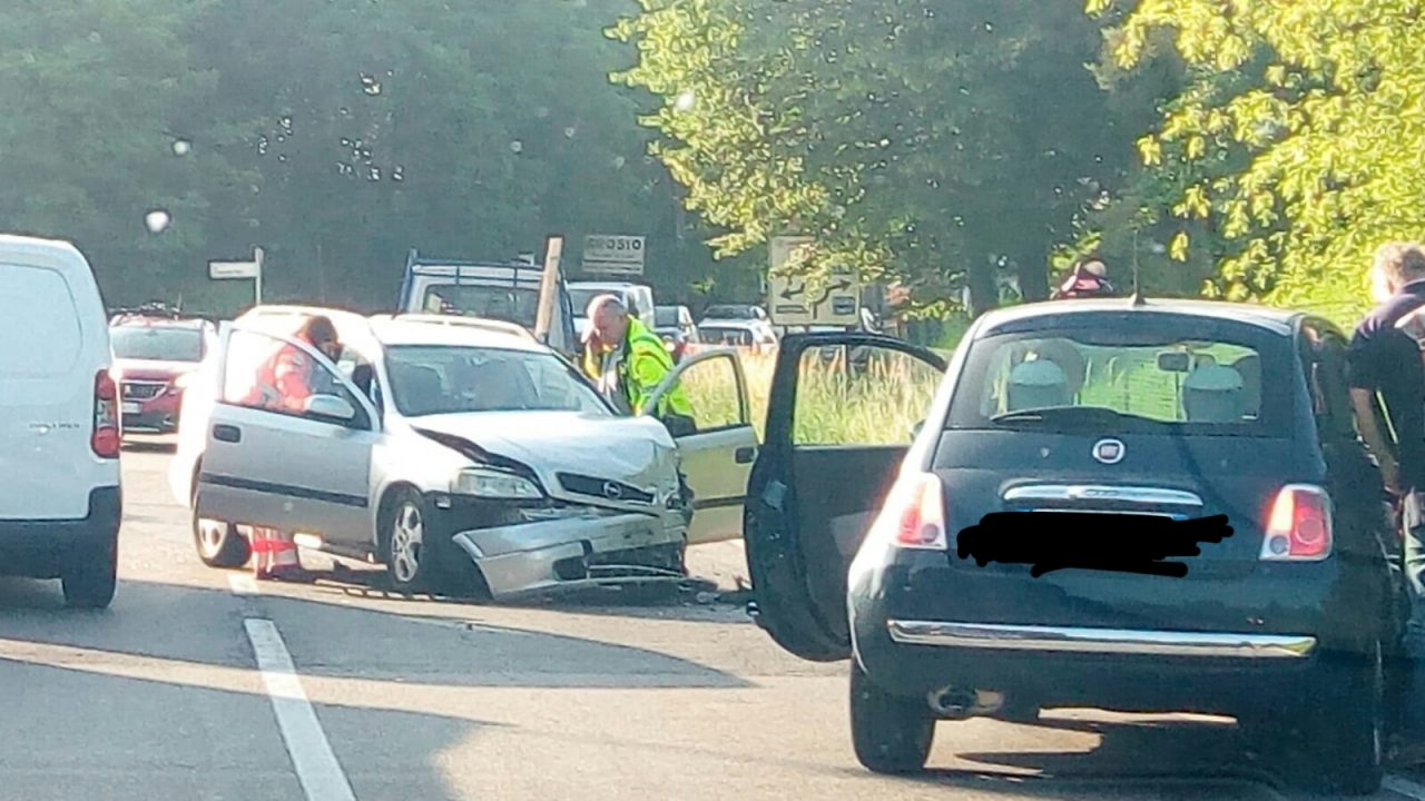 Incidente stradale a Carugo questa mattina FOTO