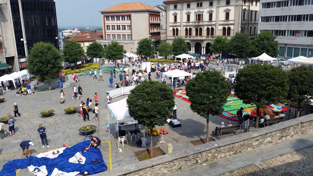 Festa sport Cantù il centro si è animato FOTO E VIDEO