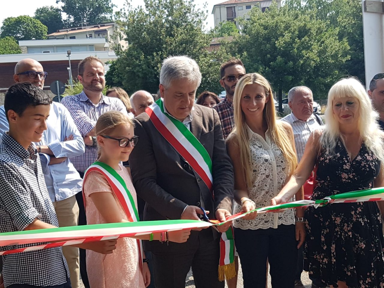 Nuova scuola a Capiago: posata la prima pietra