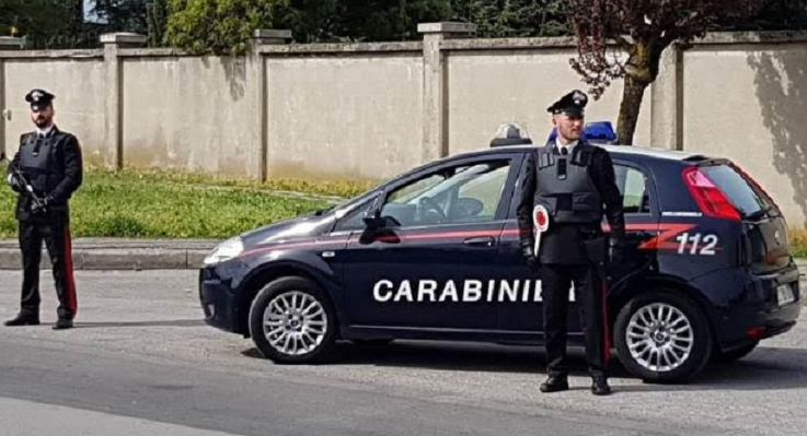 Evade dai domiciliari a Mariano Comense