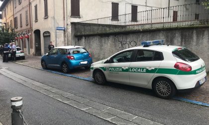 Anziano finisce fuori strada a Cantù: è l'ex sindaco Di Leo