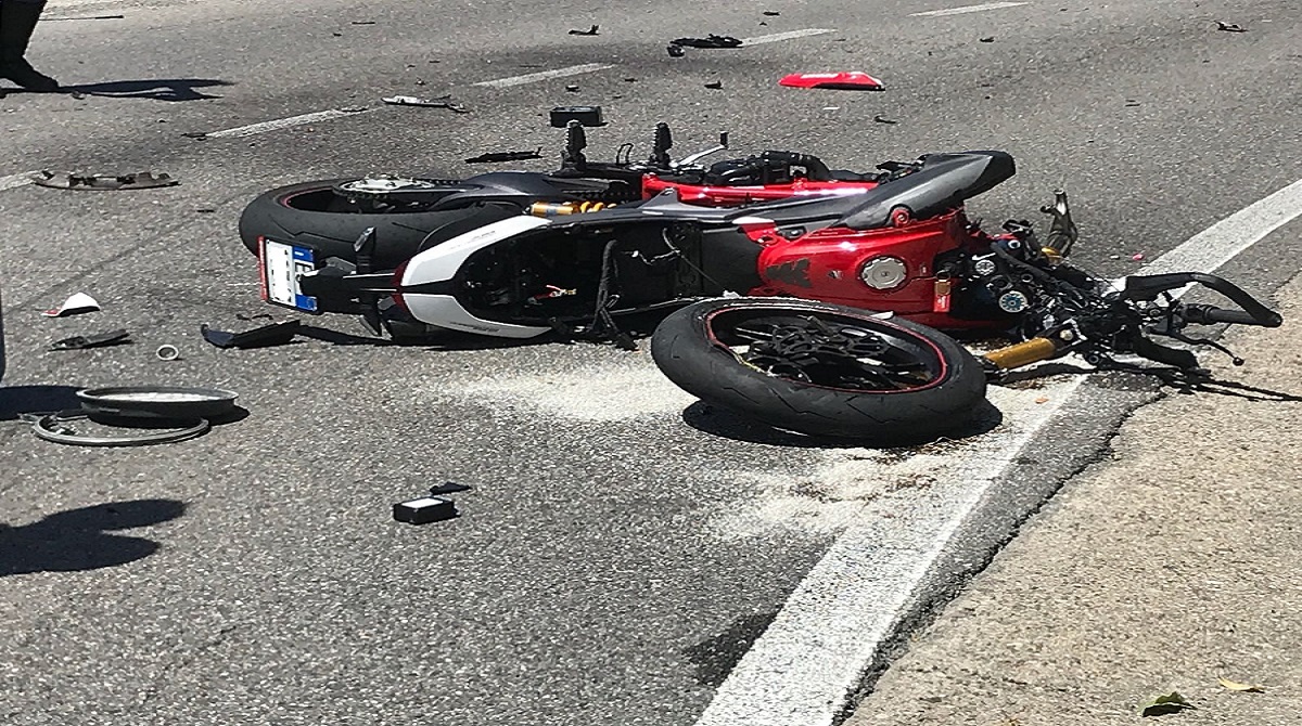 Auto contro moto grave un uomo FOTO e VIDEO