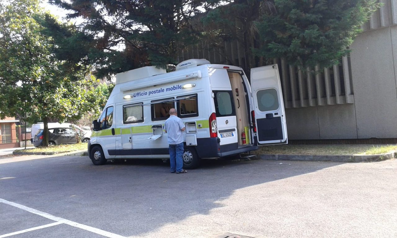 Lavori all’ufficio delle Poste a Novedrate