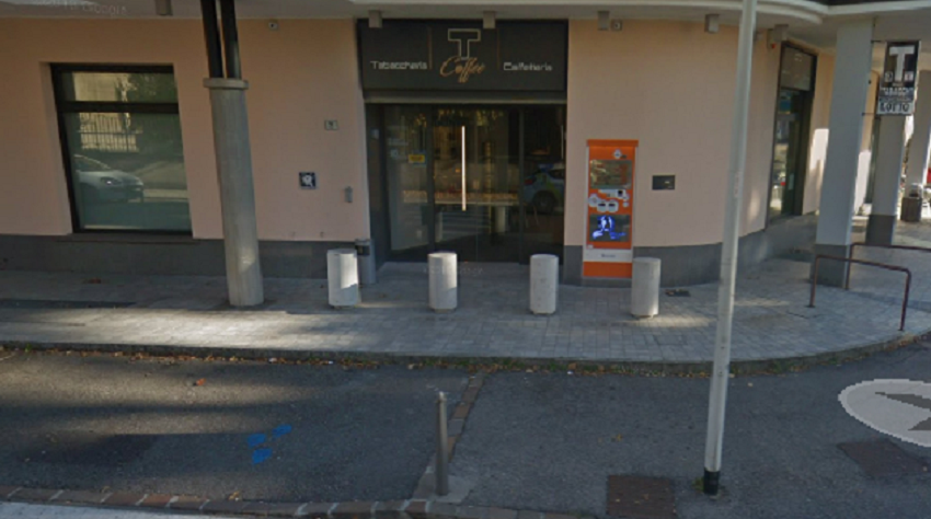 Rapina a Carugo: bandito armato di pistola scappa con 700 euro