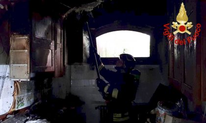 Vigili del Fuoco a Como: in fiamme la cucina di una villetta FOTO