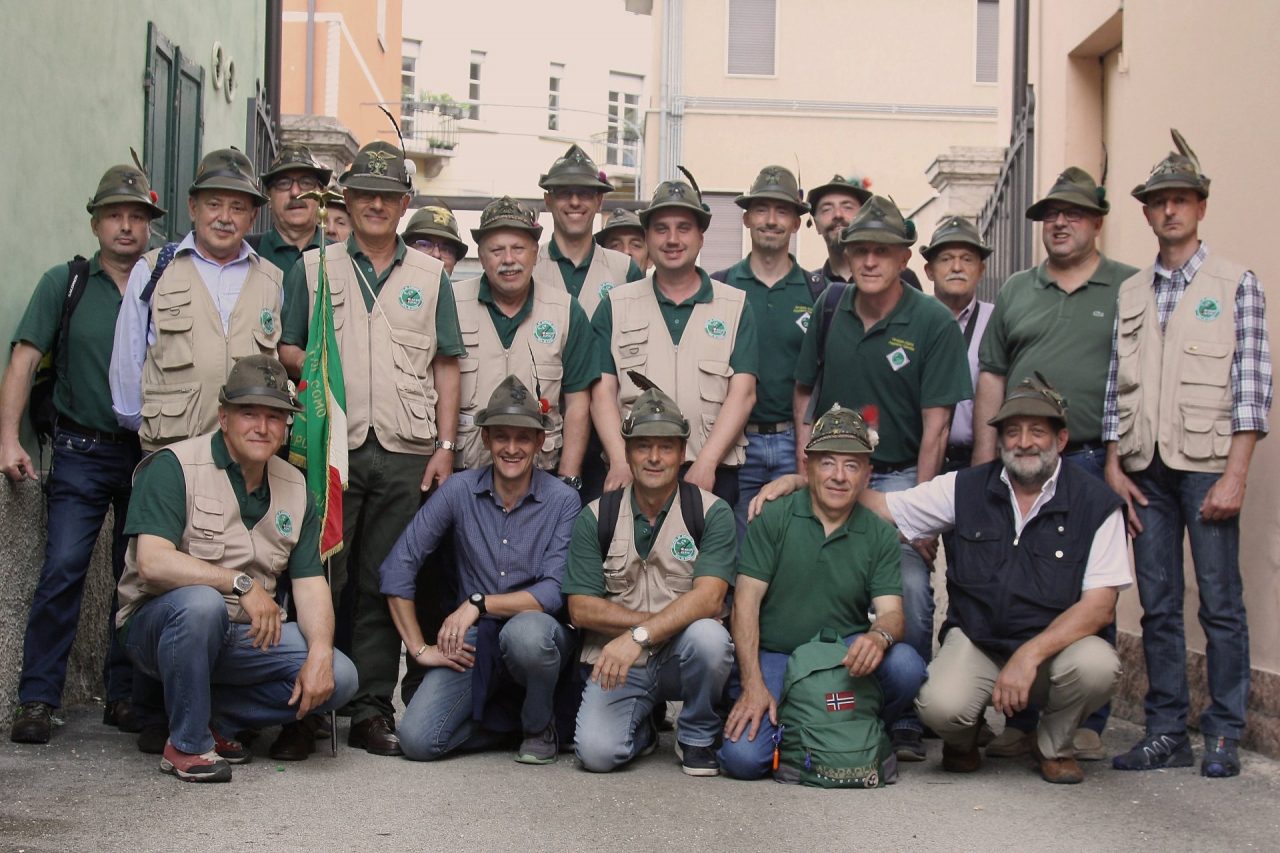 Alpini appianesi insieme per festeggiare i 90 anni
