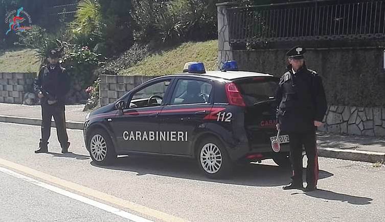 Guidavano senza patente: denunciati due giovani