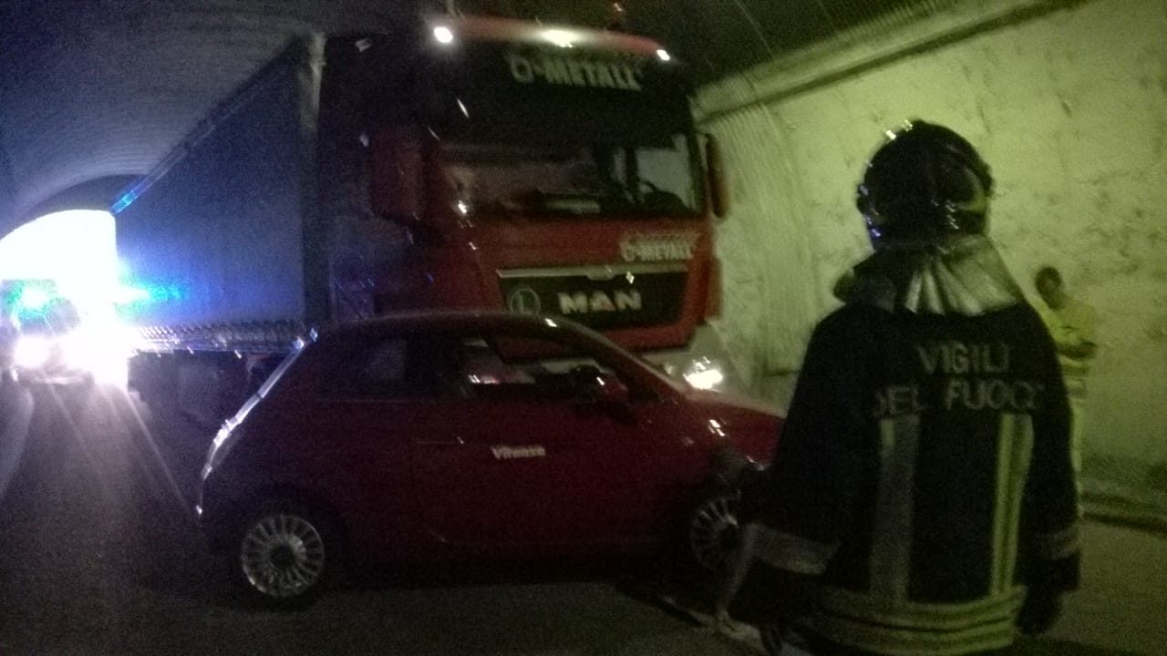 Incidente mezzo pesante una bimba ferita non gravemente