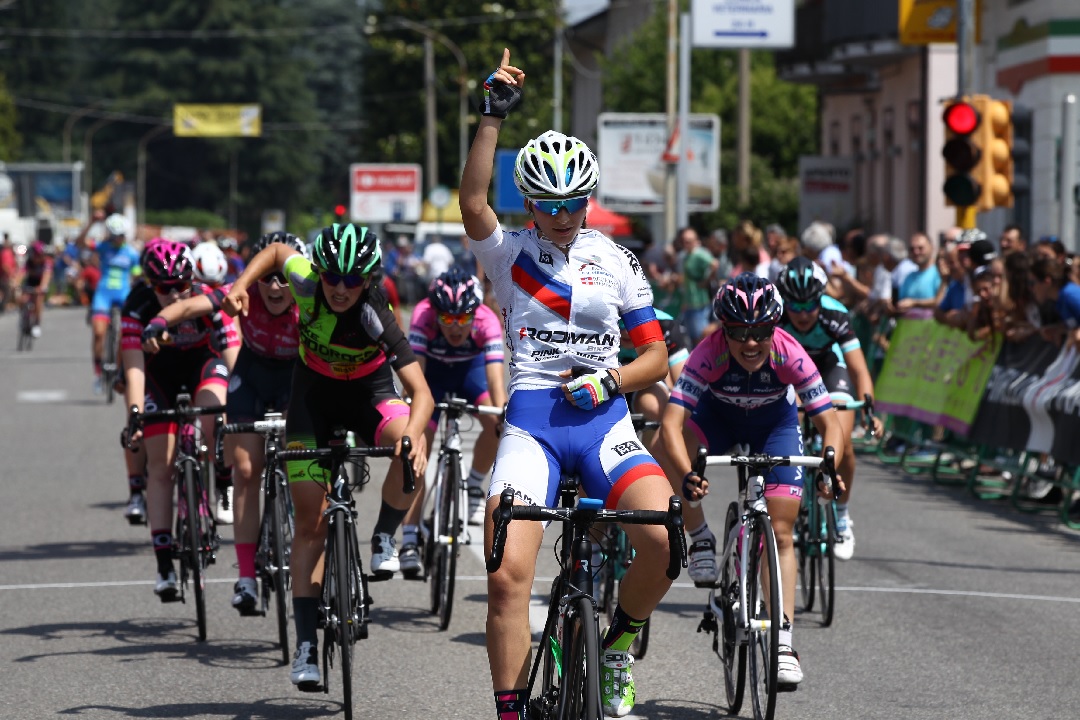Gara ciclismo in evidenza le ragazze di Cadorago