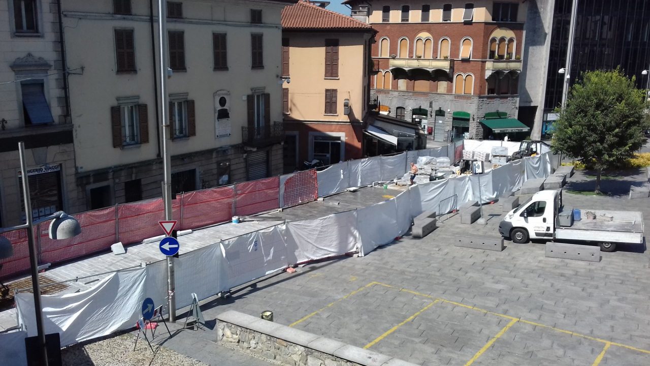 Cantiere piazza Garibaldi proseguono i lavori
