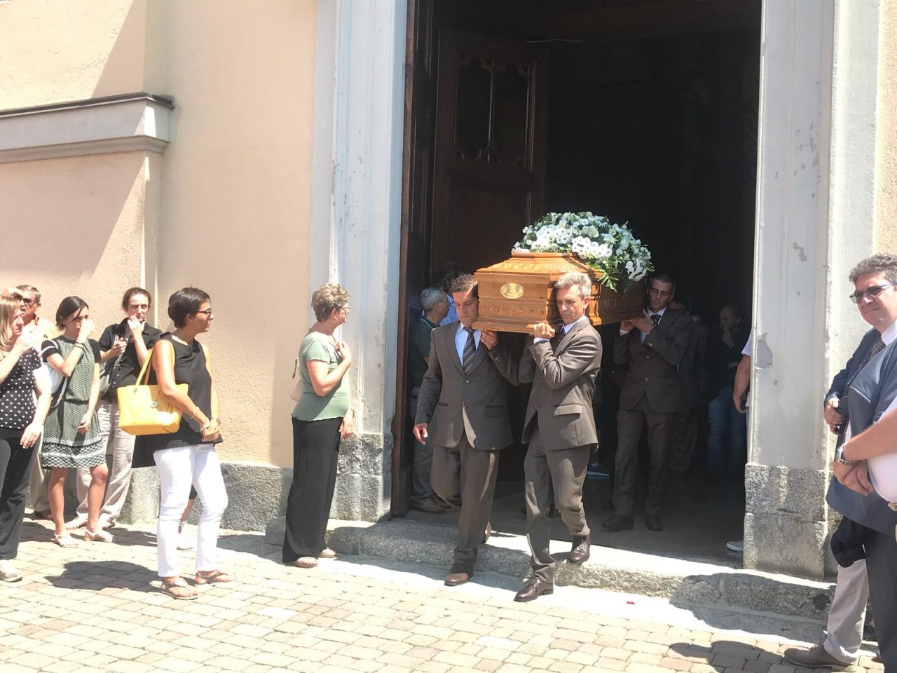 Brenna in lutto dice addio alla maestra Alessandra
