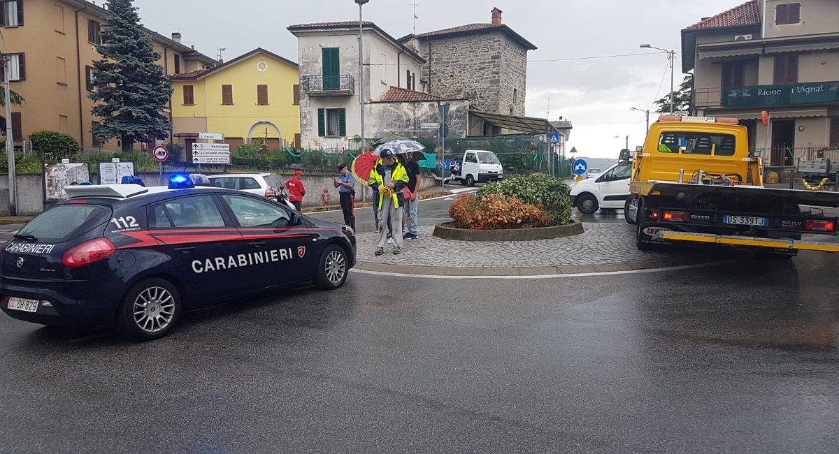 Incidente a Merone, gravissimo un motociclista FOTO e VIDEO