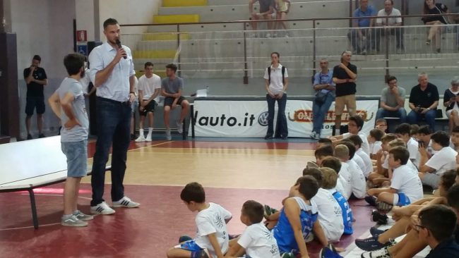 Pallacanestro Danile Gallinari a un evento PGC