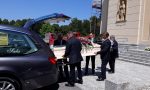 Funerale l'ultimo abbraccio a Cinzia Parpagiolla