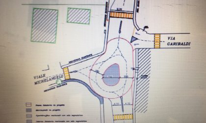 Cantiere per la nuova rotatoria in via Tarchini